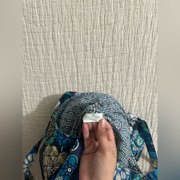 Brand New Vera Bradley Rhythm & Blues Shoulder Tote - Picture 5 of 5